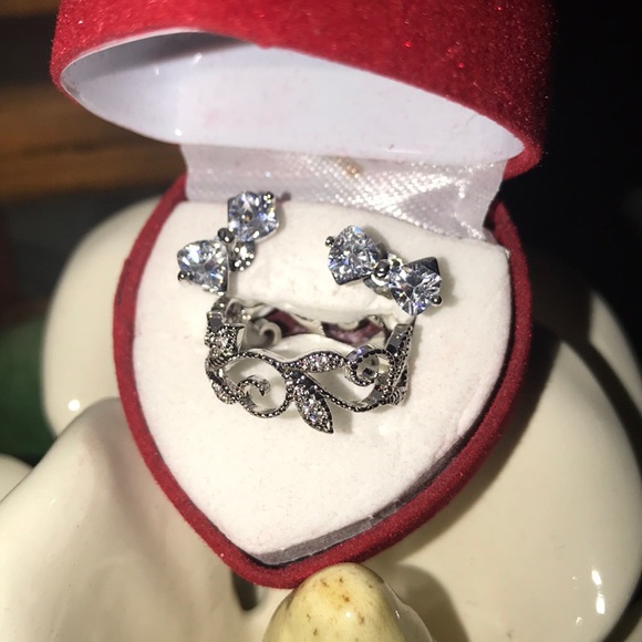 New Beautiful sterling silver earrings and ring - Picture 3 of 4